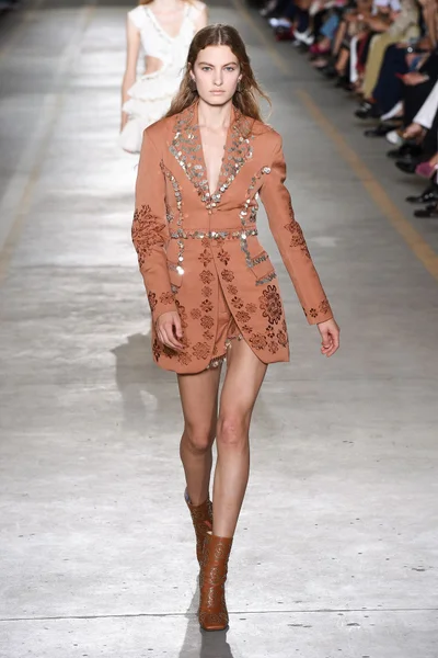 Look 47